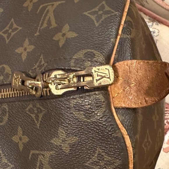 Louis Vuitton Keepall 50 Authentic Monogram Travel Boston Bag in Good Condition - Picture 15 of 16
